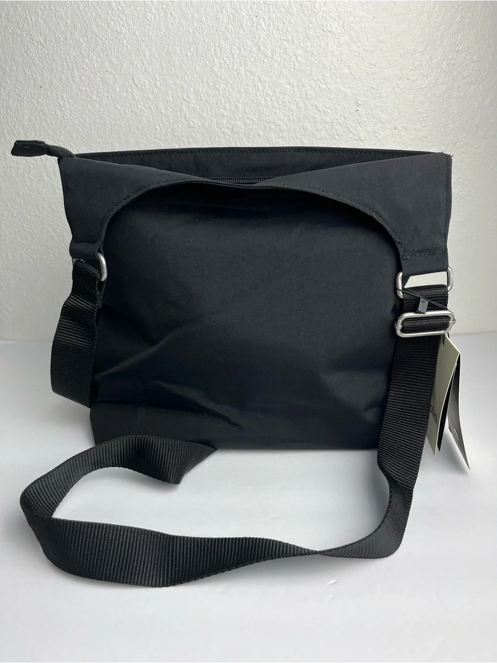 N/A sleek black